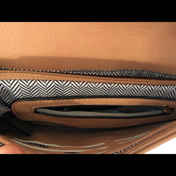 Satchel - Picture 3 of 4